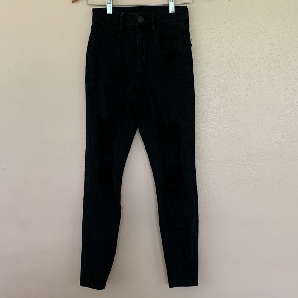 American Eagle Outfitters Curvy Hi-Rise Jegging Black Distressed Jean 00 Short •